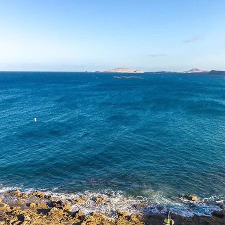 Taliarte Lighthouse Views