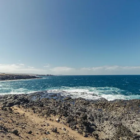 Taliarte Lighthouse Views