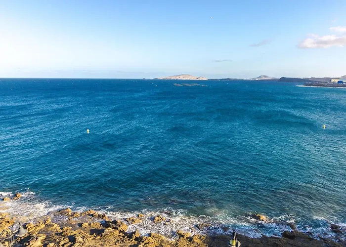Taliarte Lighthouse Views