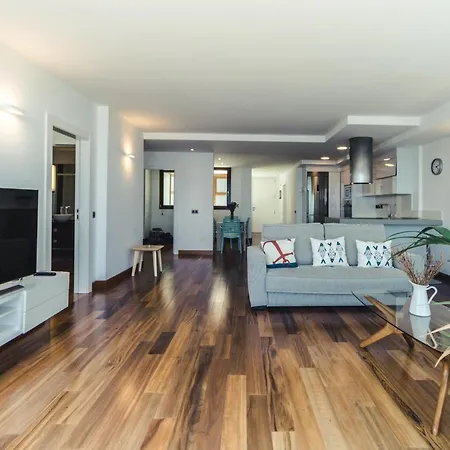 Views Avenue Apartament *