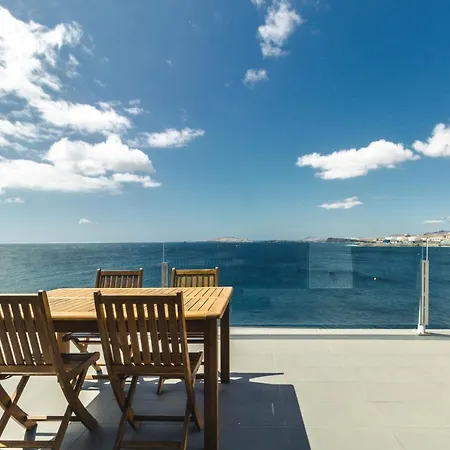 Taliarte Lighthouse Views *